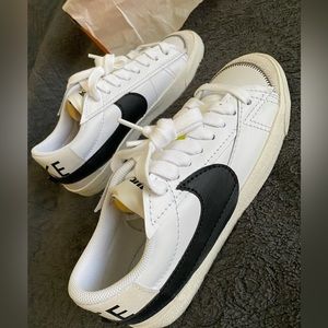 Nike Blazer Low ‘77 Jumbo Sneakers